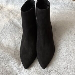 GAP Black Women's Vegan Suede Ankle Booties Size 9